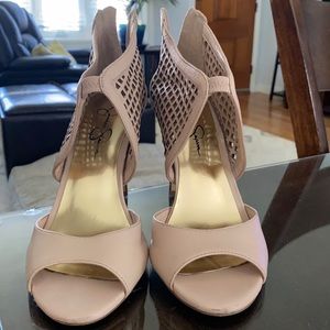 Nude Jessica Simpson heels